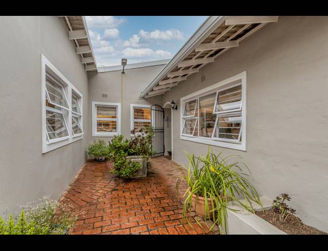 5 BEDROOM FREESTANDING SOLD IN PARKMORE